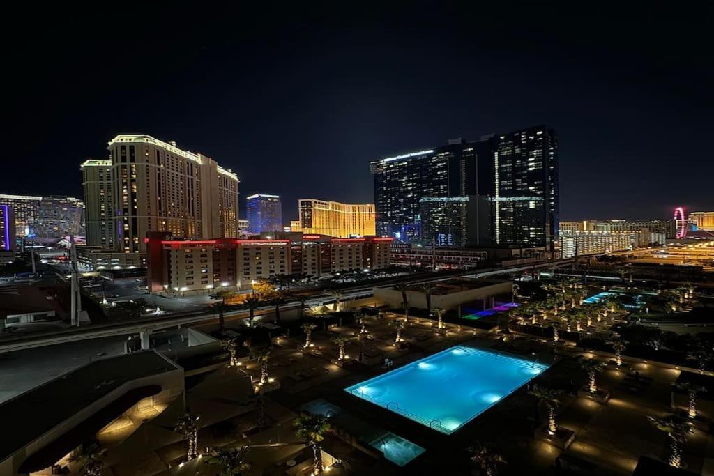 The Madonna At Mgm Signature Las Vegas Extérieur photo
