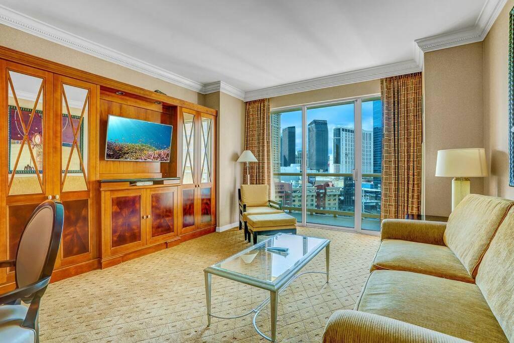 The Madonna At Mgm Signature Las Vegas Extérieur photo